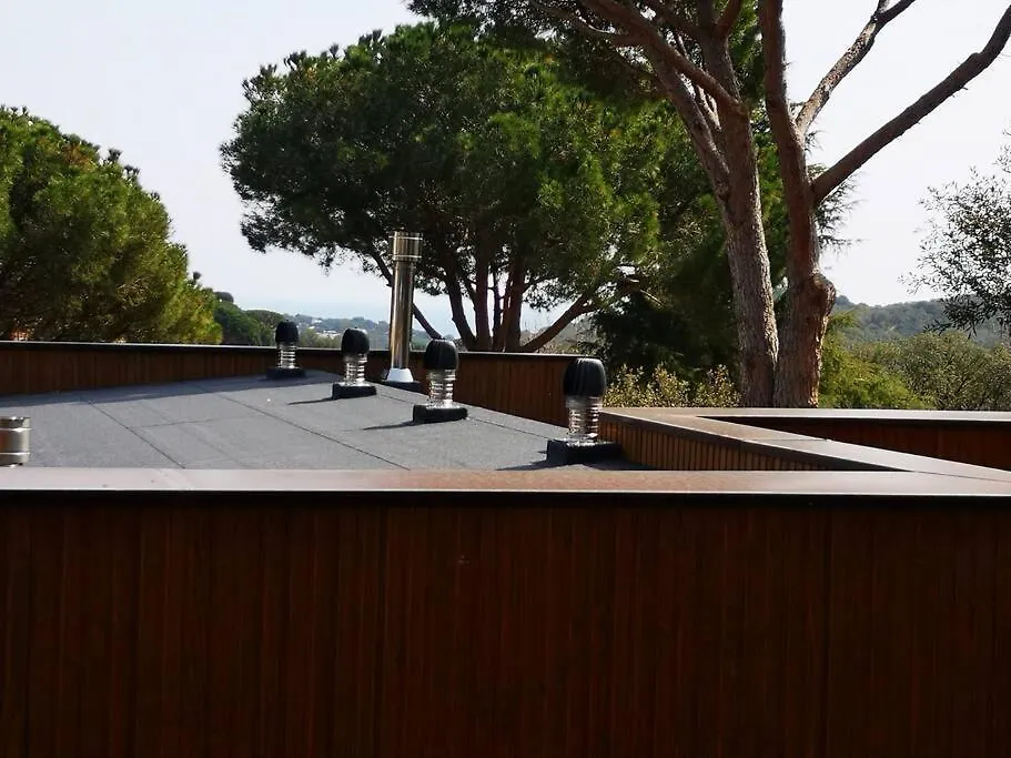 Casa Bioclimatica Y Ecologica De Madera. Villa Calonge  Holiday home Calonge (Catalonia)