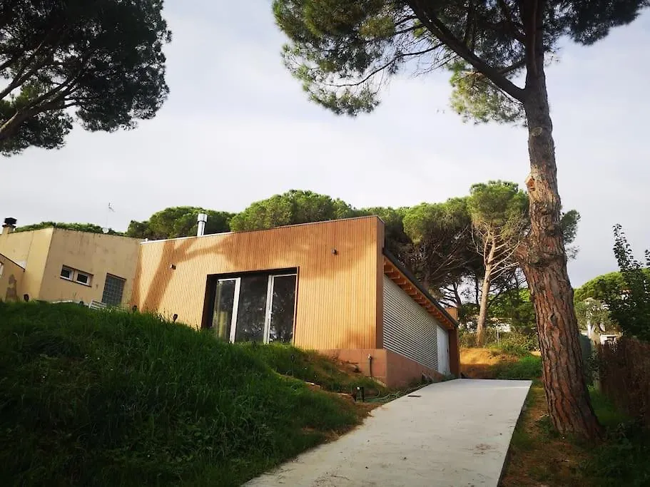 Casa Bioclimatica Y Ecologica De Madera. Villa Calonge